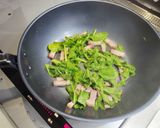 もやしと大根の葉の炒め物作り方3写真