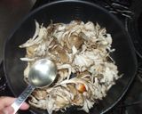 鶏肉舞茸豆板醤炒め♪簡単ピリ辛炒め作り方7写真