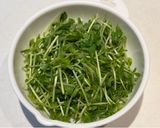 【節約レシピ】豆苗とかにかまのササッと炒め♪作り方1写真