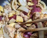 鶏もも肉とさつま芋のカップスープ煮🌽作り方4写真