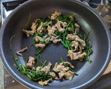 下茹で不要♡せりと豚薄切り肉炒め作り方4写真