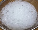 サッパリ♪みかんとキュウリの春雨サラダ作り方1写真