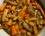 鶏肉とたっぷり根菜のコクウマ【煮味噌】作り方7写真