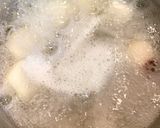 里芋と高野豆腐の煮物　吹きこぼれさせない作り方7写真