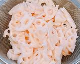 レンコンとひじきの煮物作り方1写真