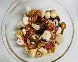 ワンボールレンジ、豚肉と竹輪の里芋煮！作り方3写真