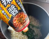 いつものラーメンにちょい足し🍜麻辣醤で痺れる辛さ作り方2写真