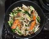 鮭シメジ豆板醤炒め♪簡単魚レシピ作り方10写真