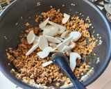エリンギと豚ひき肉の秋味ラーメン作り方6写真