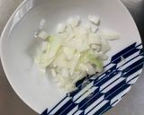 お一人様☆野菜たっぷりデリ風ウインナー丼作り方1写真
