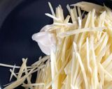 細切りじゃがいものマヨネーズ炒め　カレー風味作り方3写真