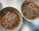 ほっこり美味しい！焦がしネギと鶏肉の親子そば作り方5写真