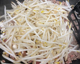 豚ひき肉ともやしのナムル風炒め♪作り方2写真