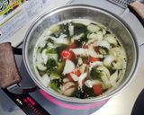 新玉ねぎとミニトマトのわかめスープ作り方3写真