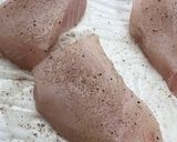 カジキマグロのステーキ ピンクペッパー作り方1写真