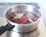 お肉柔らか【牛すじの赤ワイン煮込み】作り方4写真