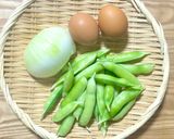 簡単☆ うすいえんどうと新玉葱の卵とじ作り方1写真