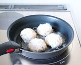 朝食・おつまみに【ツナマヨ焼きごはん】作り方2写真