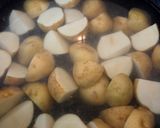 茹でた小芋でのり塩バター作り方1写真