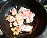 青梅塩麹漬け豚肉、新わかめ、三つ葉ソテー作り方3写真