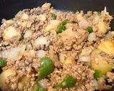 夕食に。ほくほくじゃが芋と挽肉ガーリック肉じゃが作り方9写真