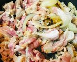豚こまぎれ肉の肉じゃが丼作り方1写真