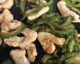 ゴーヤ大量消費♪ゴーヤと鶏こま肉の蒲焼だれ炒め作り方4写真