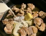 鶏もも肉と小松菜のミルク煮（コンソメ）作り方5写真