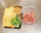 お揚げさんで⭐︎ひき肉ロールネギ味噌風味作り方1写真
