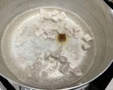 スイカの白い部分と豚トロの洋風赤だし作り方3写真