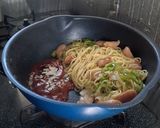 薄焼き卵の上にちょっと味濃いめのナポリタン作り方4写真