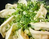 レトルト餃子●キャベツで蒸し焼き餃子作り方1写真