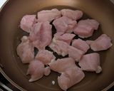 旨辛絶品！鶏胸肉のジューシー山賊焼き作り方2写真