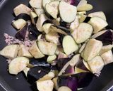 ピリ辛やみつき⭐︎ひき肉で茄子の味噌炒め作り方3写真