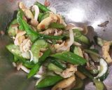 オクラとしめじと油揚げの梅わさび和え作り方4写真