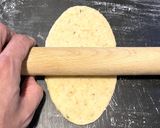 チャーハンと小麦粉を練り合わせて作るうどんの麺作り方10写真