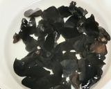 木耳と豚ロースとキャベツと卵の炒め作り方1写真