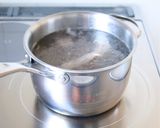 お肉柔らか【牛すじの赤ワイン煮込み】作り方1写真