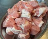 サイコロポークの黒胡椒オイスター炒め作り方1写真