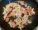 簡単パスタ★鮭の柚子胡椒味噌クリーム作り方2写真