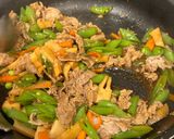 豚肉とスナップエンドウのオイスター炒め作り方5写真