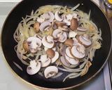 鯖缶とマッシュルームのトマトソースパスタ作り方5写真
