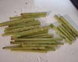 灰汁抜き、ふきじゃがいも油揚げの味噌汁作り方2写真