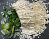 えのきと豚肉のピリ辛炒め作り方1写真