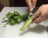 夏ダイエットにセロリの冷製ペペロンチーノ作り方1写真