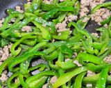 ピーマンと挽肉のオイスター&味噌炒め作り方4写真