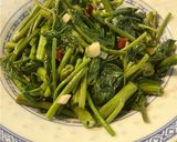 シンプルな空芯菜炒め。にんにくと鷹の爪で簡単作り方5写真