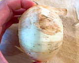 炊飯器で簡単　新玉ねぎ丸ごとスープ作り方1写真