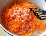 焼鮭フレークとアロマレッド（にんじん）の炒めもの作り方3写真