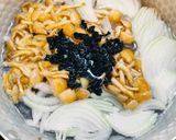 なめこと豆腐の玉ねぎわかめの味噌汁作り方5写真